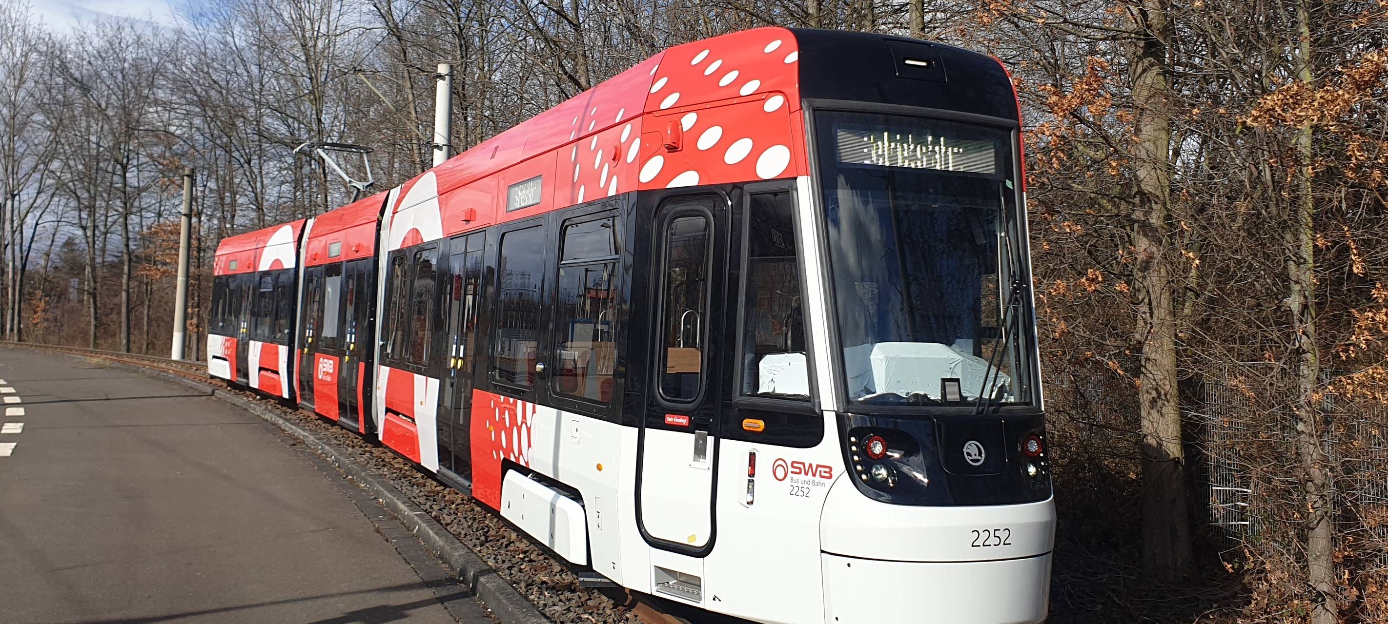 Bonn: Die erste Stadtbahn der SWB wieder auf der Schiene