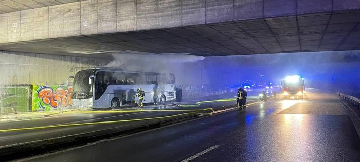 Update nach Busbrand: Sperrungen weitgehend aufgehoben
