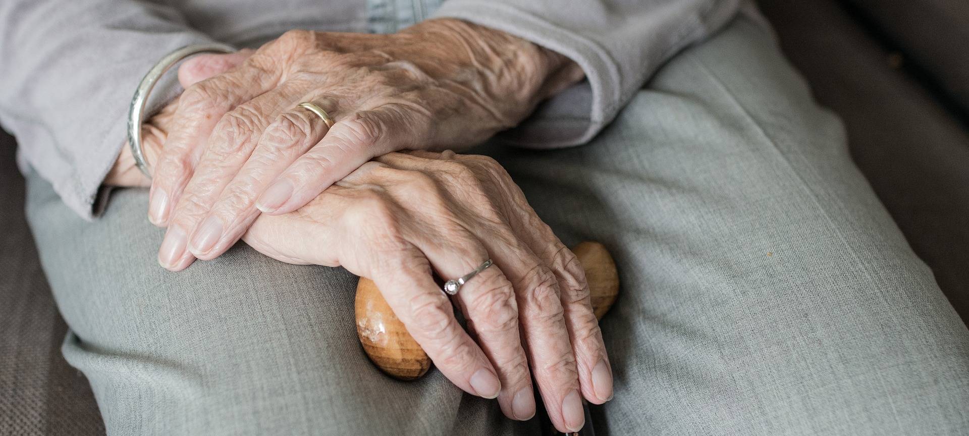 Vorwürfe in Pflegeheim - Pflegerin wurde gekündigt