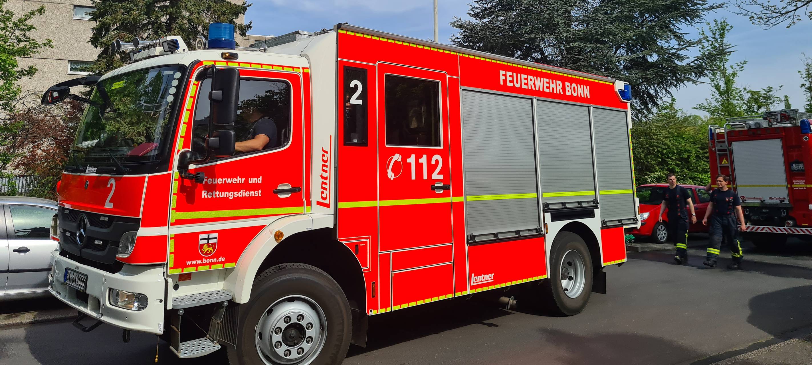 Einsätze in Bonn-Auerberg: Feuer und eine entgleiste S-Bahn