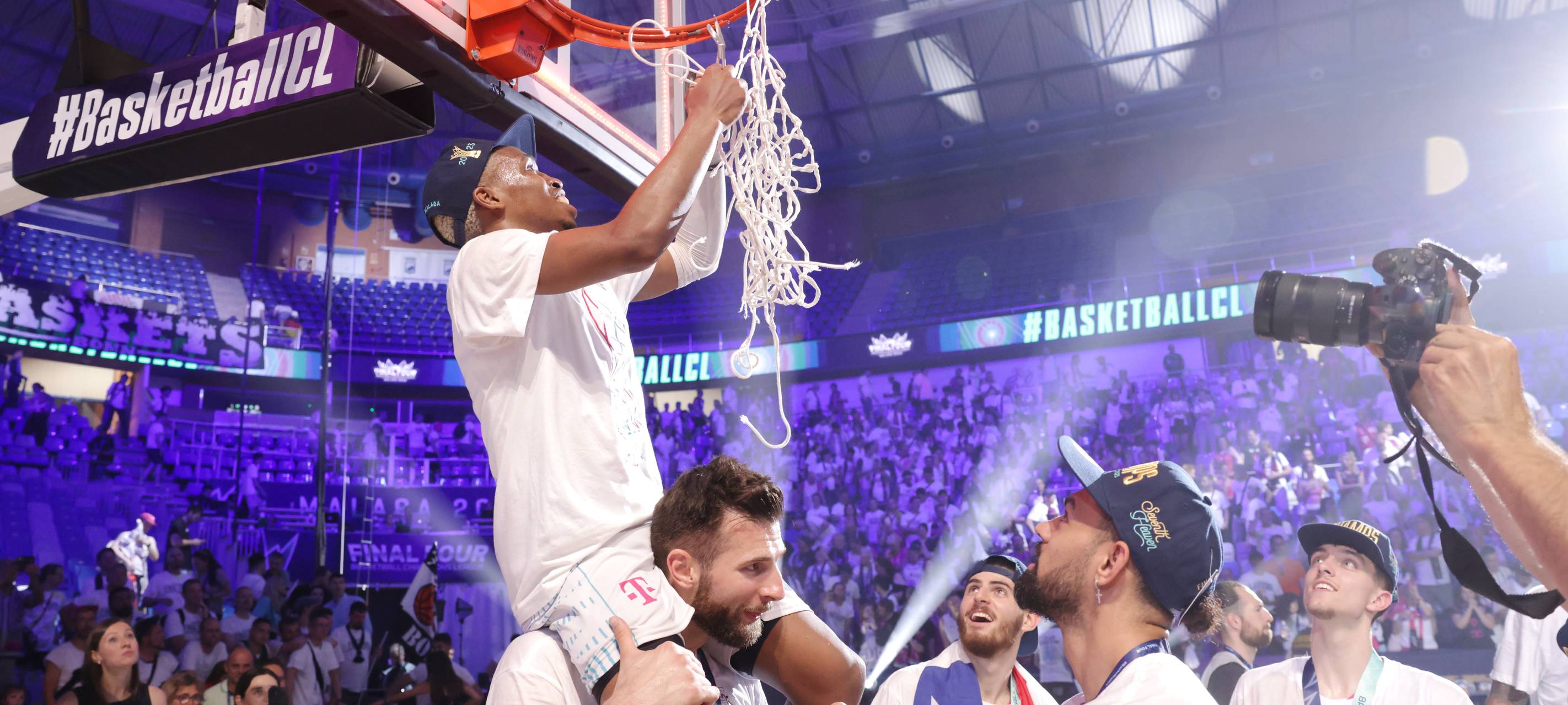 SIEGER! Die Baskets gewinnen die CL!