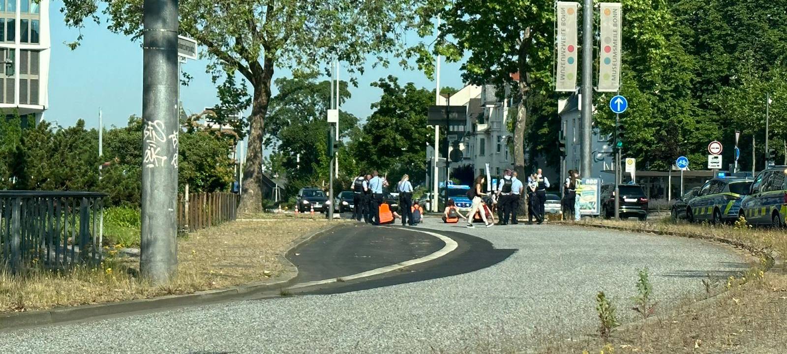 Klimakleber auf dem Weg zur Klimakonferenz in Bonn