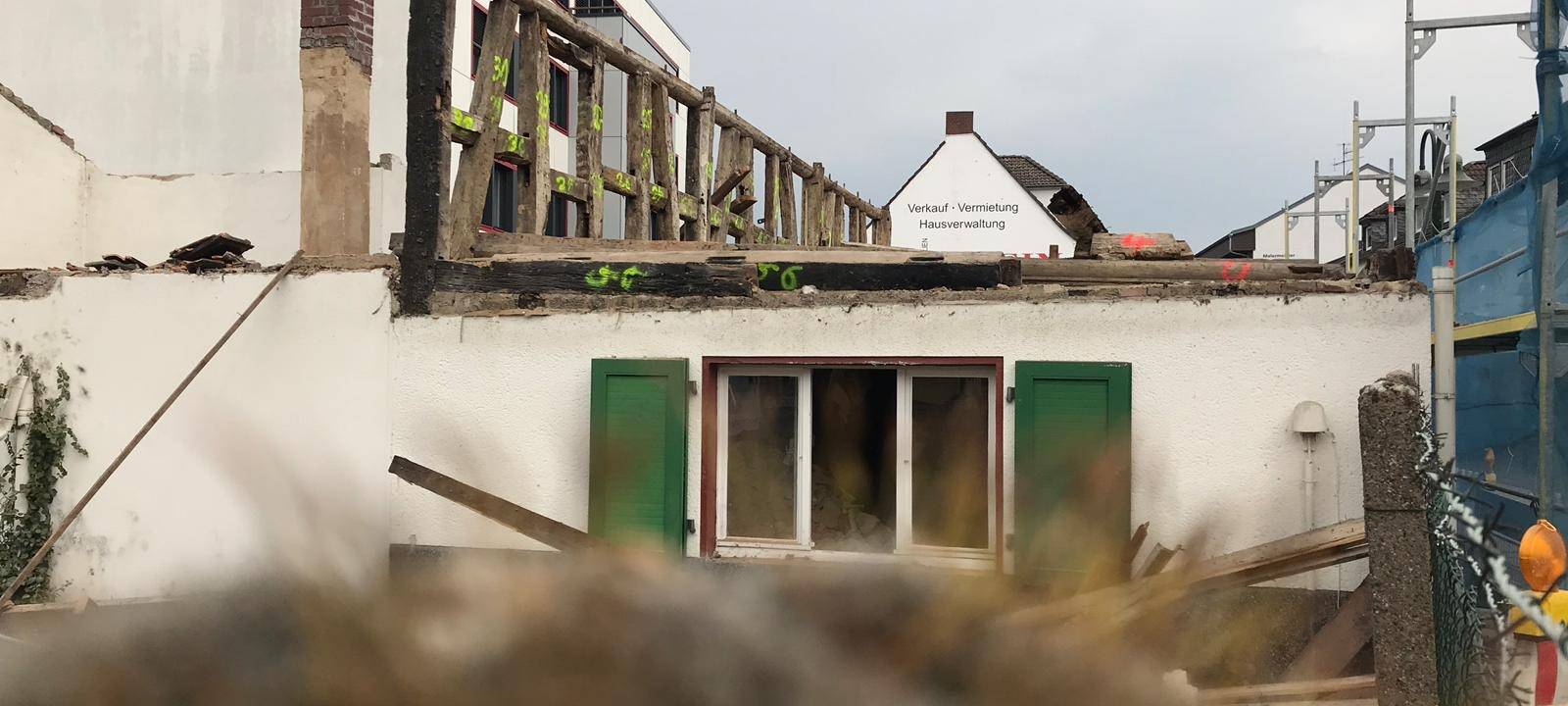 150 Jahre altes Fachwerkhaus zieht um