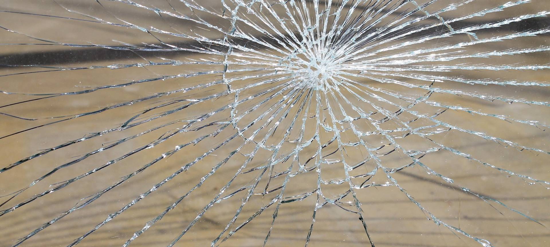 23-Jähriger wütet in Niederkassel - hoher Sachschaden