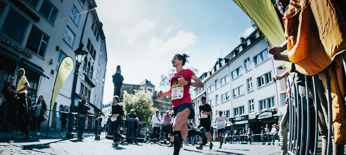 13.900 Läufer beim Bonn Marathon