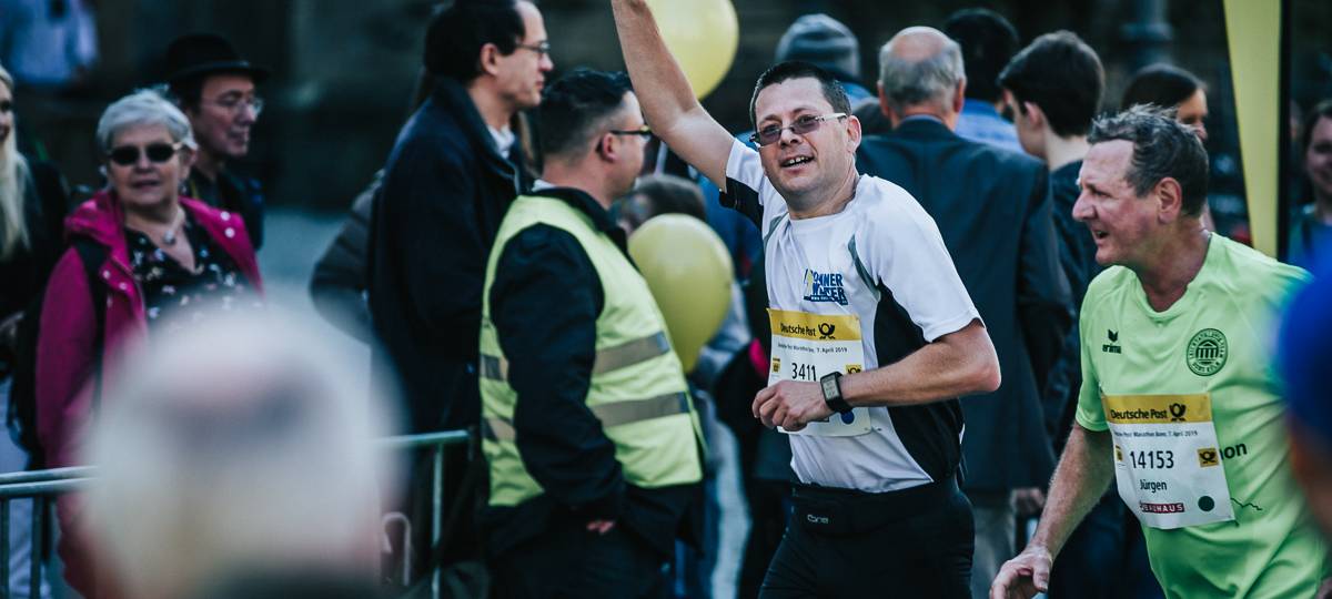 13.900 Läufer beim Bonn Marathon