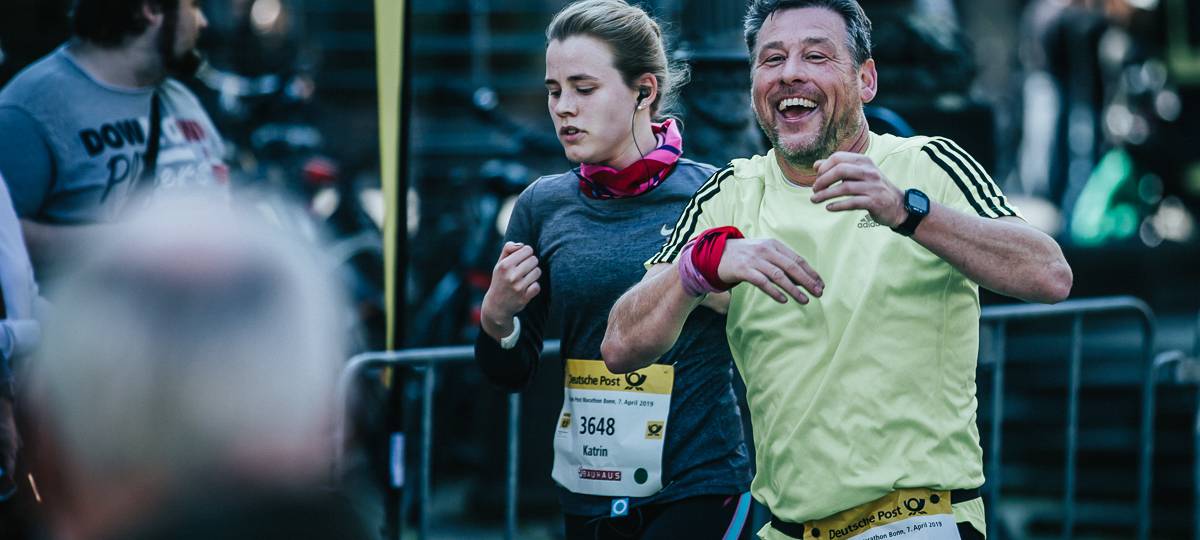 13.900 Läufer beim Bonn Marathon