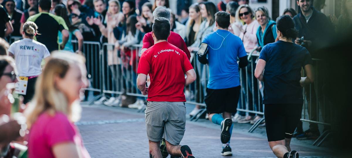 13.900 Läufer beim Bonn Marathon
