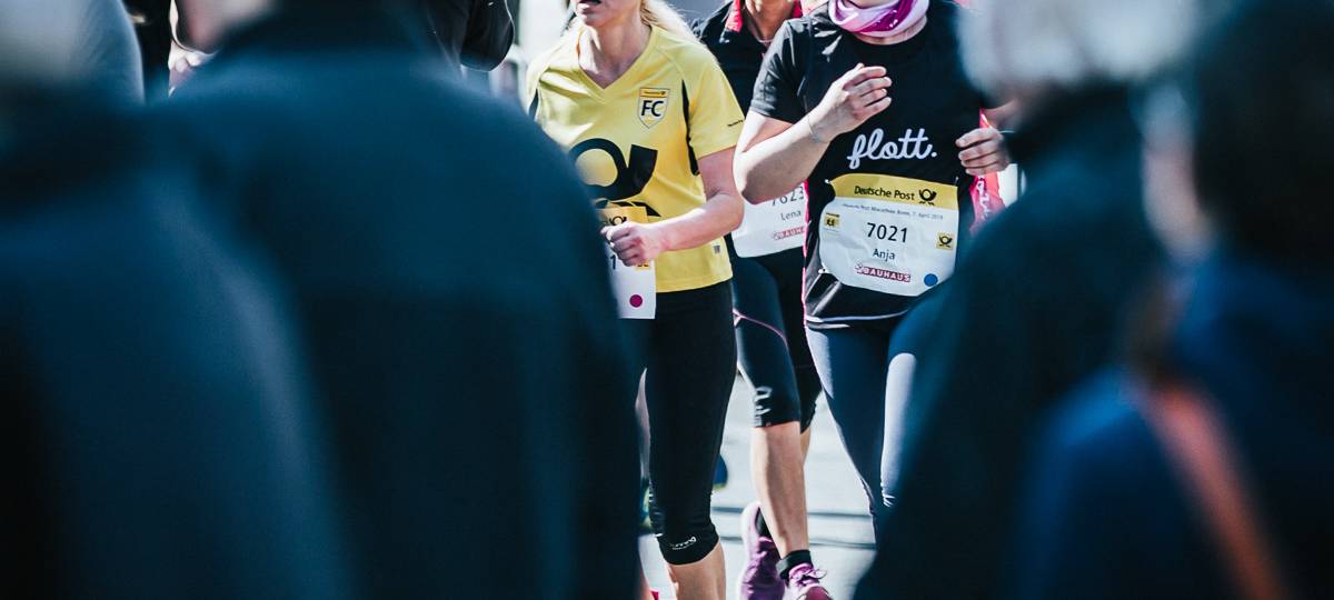 13.900 Läufer beim Bonn Marathon