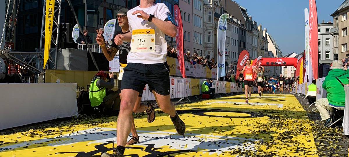 13.900 Läufer beim Bonn Marathon