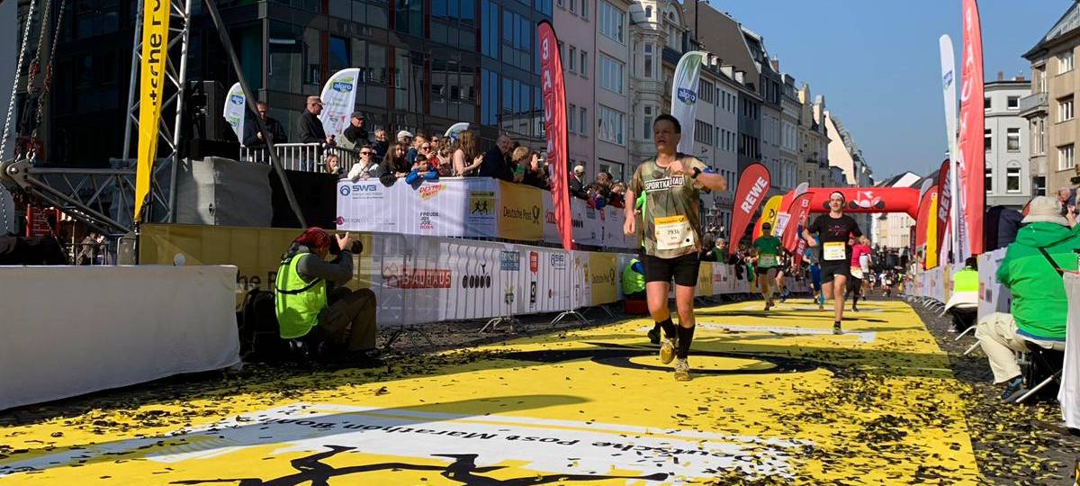 13.900 Läufer beim Bonn Marathon