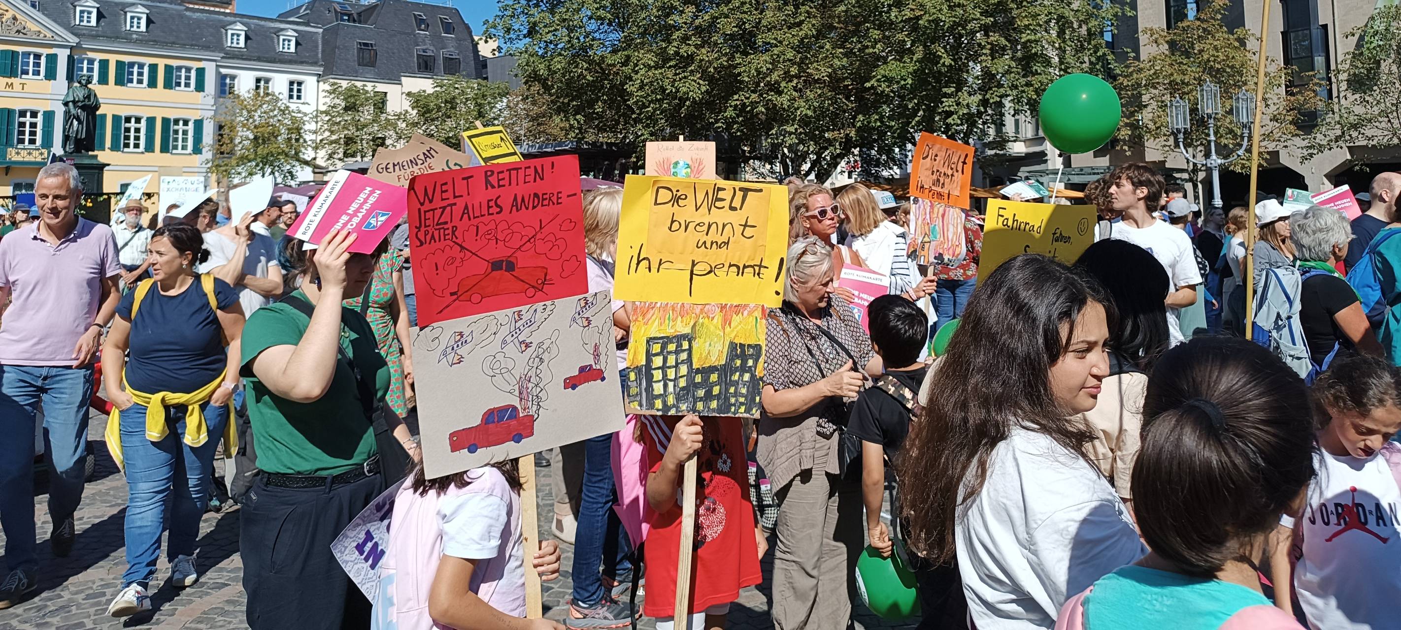 Klimademos in Bonn und Siegburg