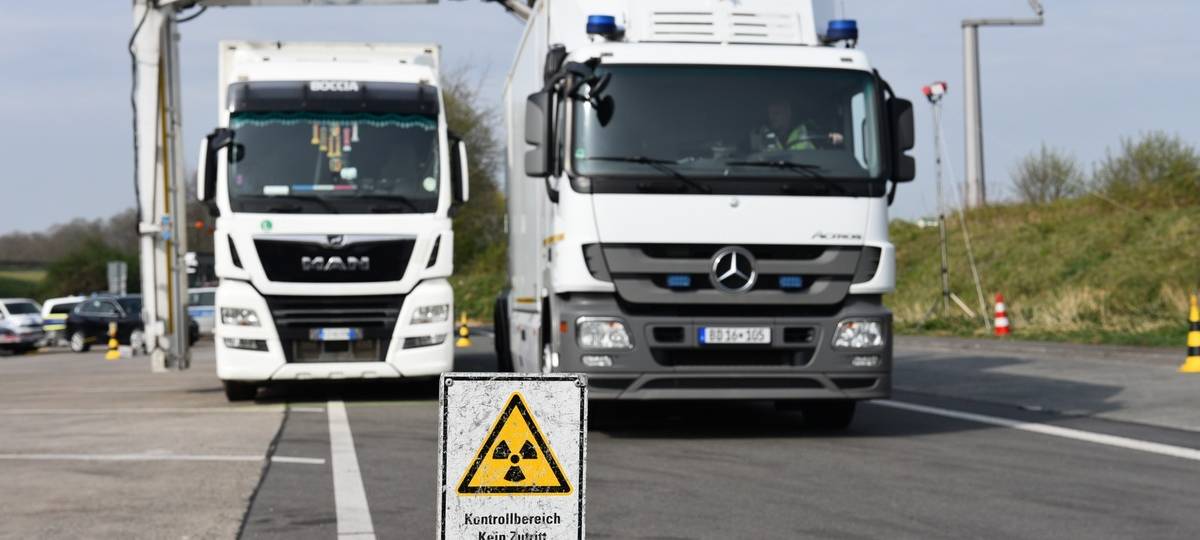 A61 bei Bonn: Zoll-Einsatz mit drei riesigen Röntgengeräten (mit Videos)