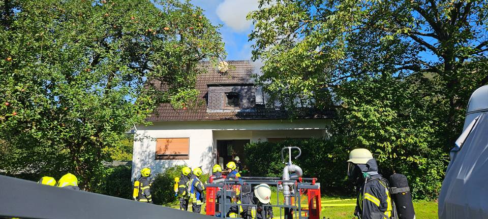 Windeck-Geilhausen: Vollbrand in Wohnhaus