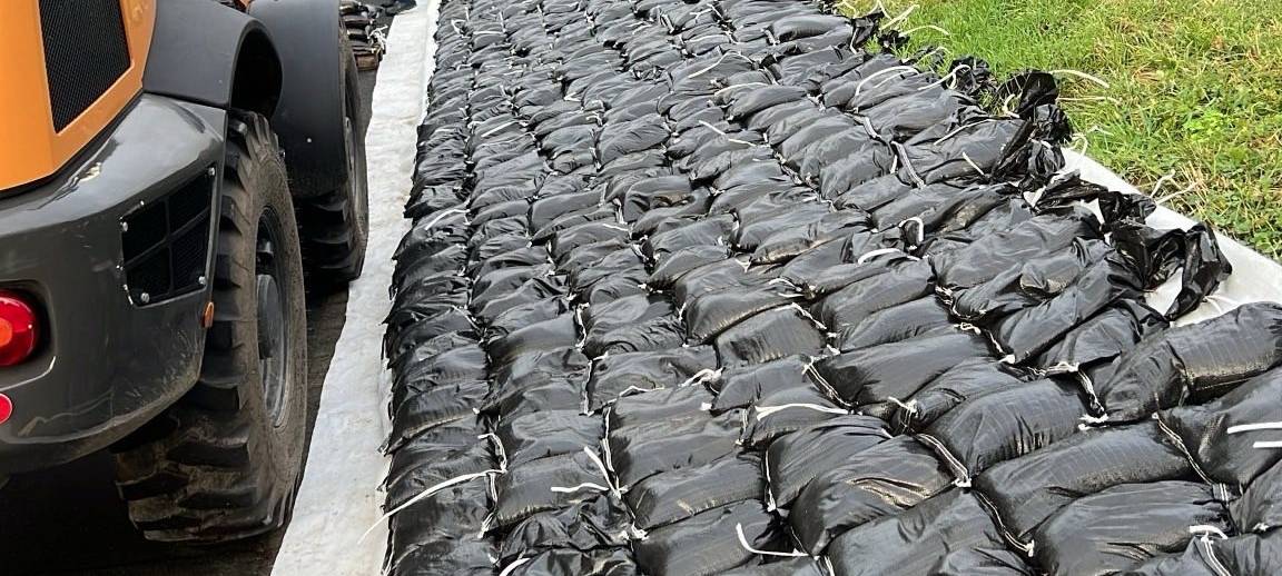 Neues Hochwasser befürchtet: Deich in Lohmar verstärkt