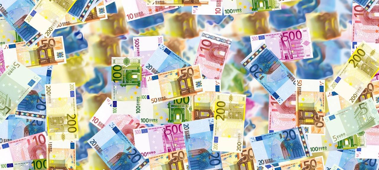 Kritik an überteuerten Büromöbeln für Stadt Bonn