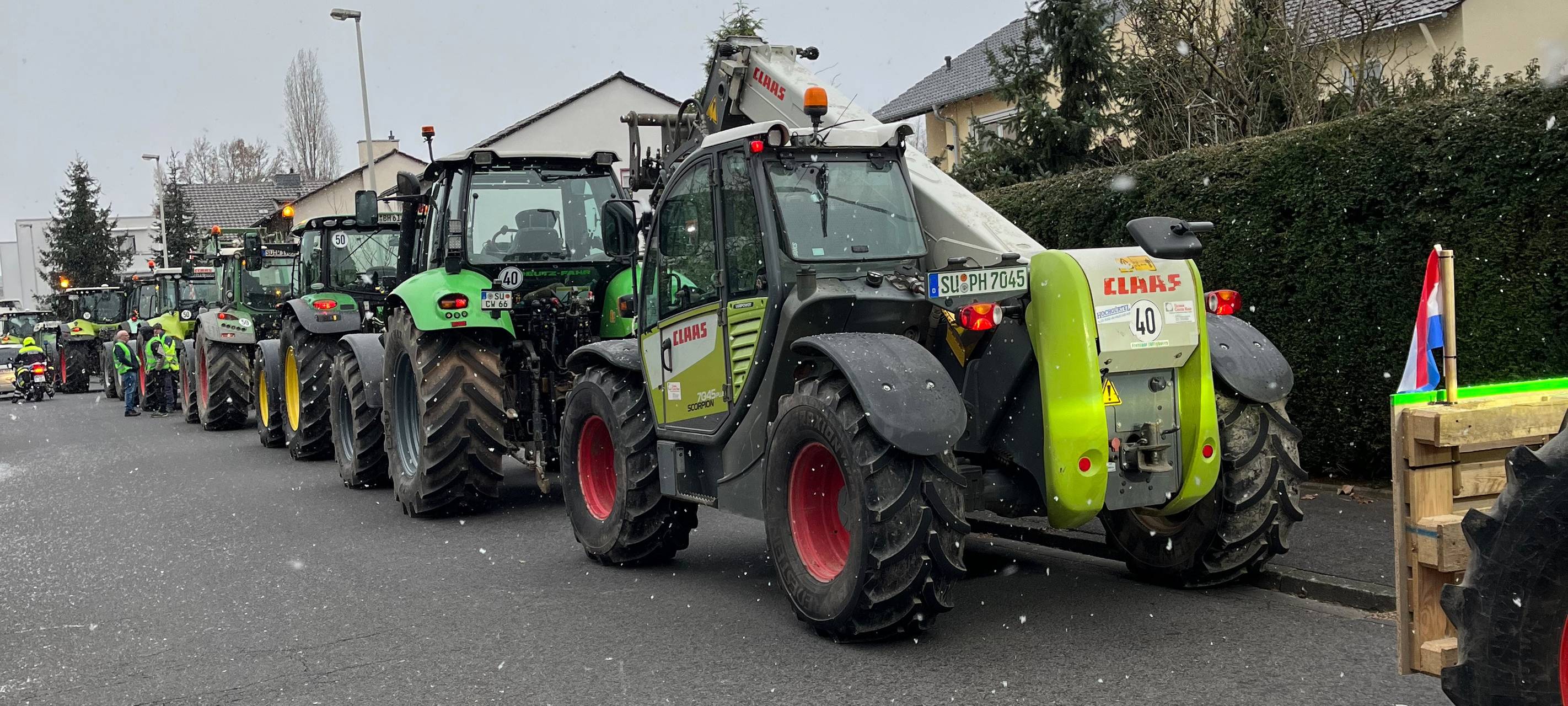 Neue Bauernproteste: Sternfahrt mit Traktoren in Hennef