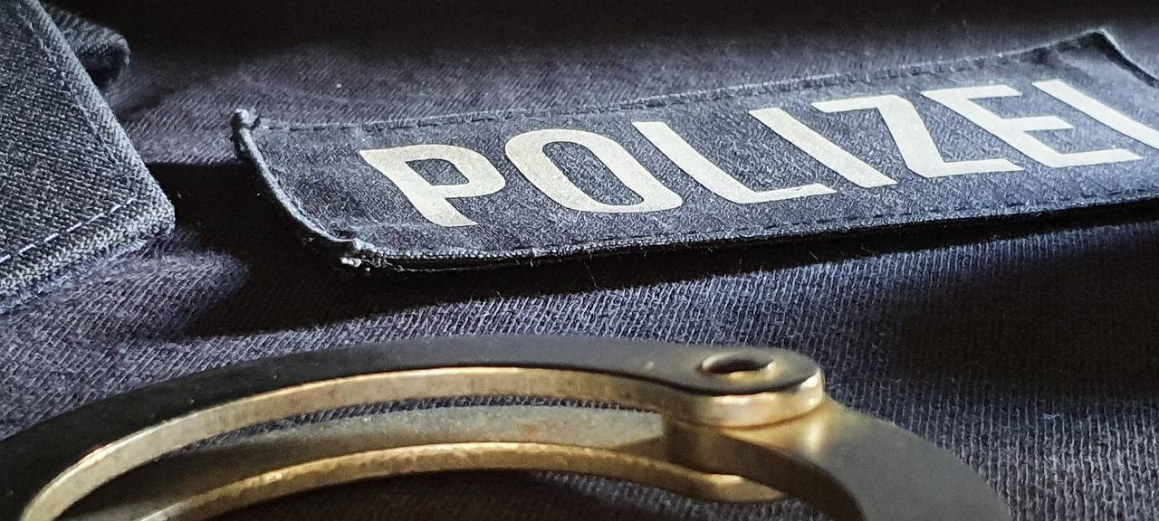 Troisdorf/Bonn: Transporter gestohlen, Täter auf der Flucht