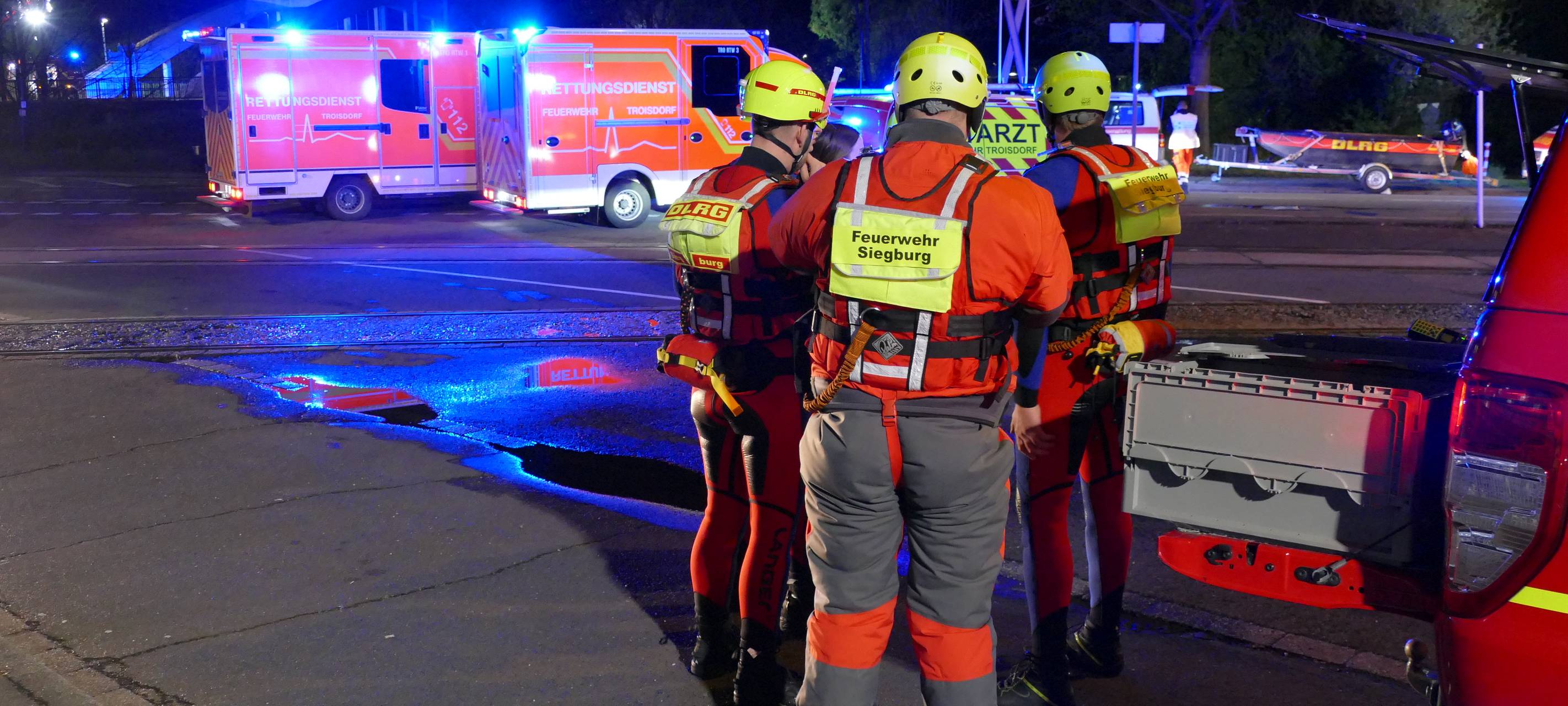 Troisdorf: Rettungskräfte suchen nach Mann in Sieg