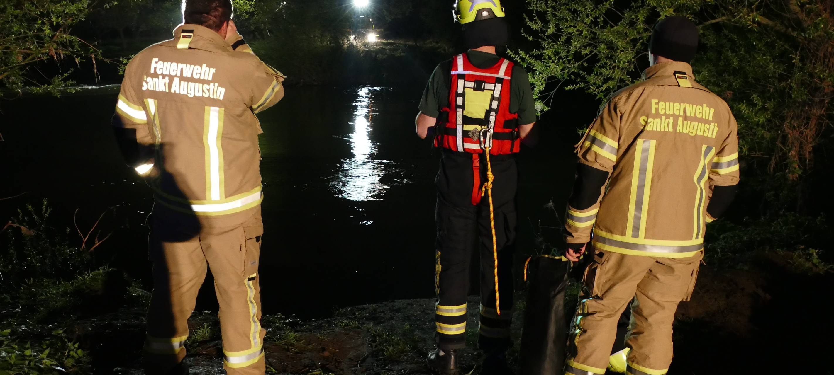 Troisdorf: Rettungskräfte suchen nach Mann in Sieg