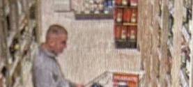 Alkohol-Diebe in Niederkassel-Rheidt ertappt: Fotofahndung