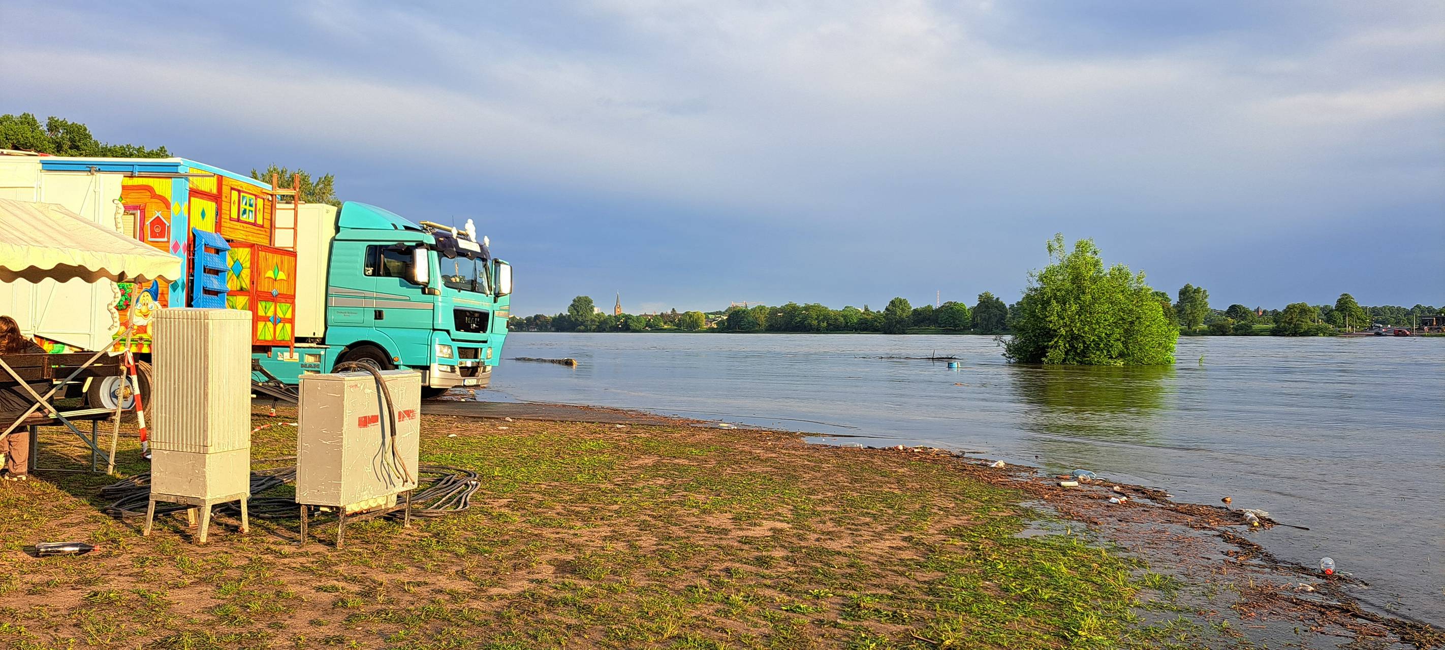Starkregen sorgt für viele Einsätze - Strandfest abgesagt