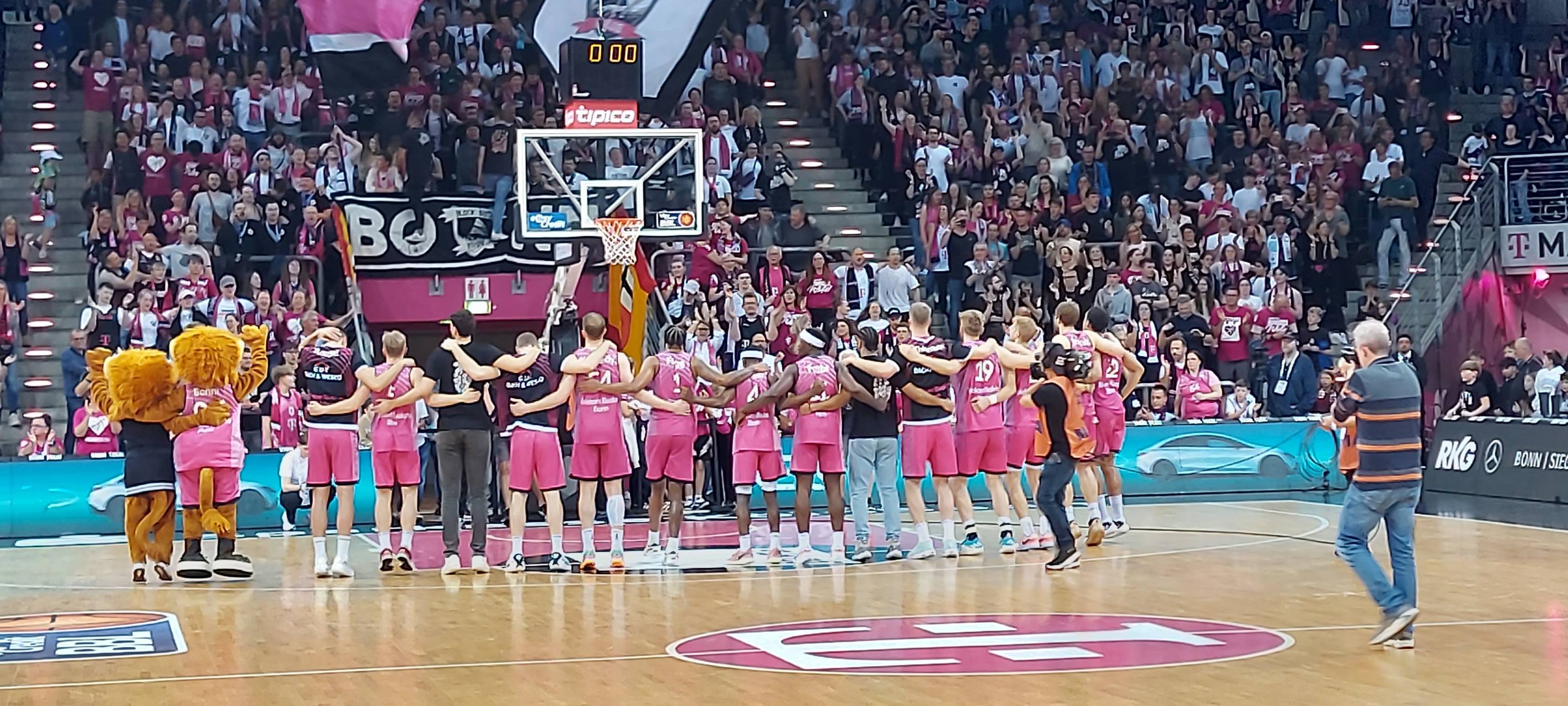 Saisonende für die Baskets - dritte Niederlage gegen Alba
