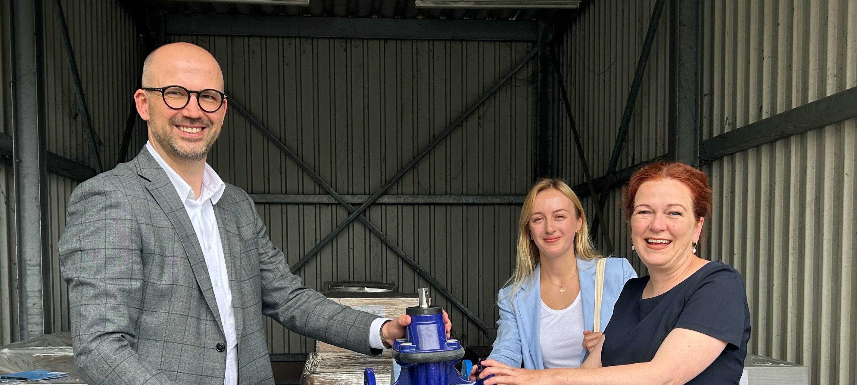 Hilfsgüter aus Bonn: Ein LKW voller Wassertechnik für Cherson