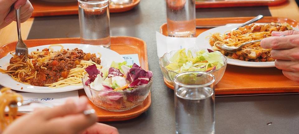Gewerkschaft fordert: Warmes Mittagessen für Kinder