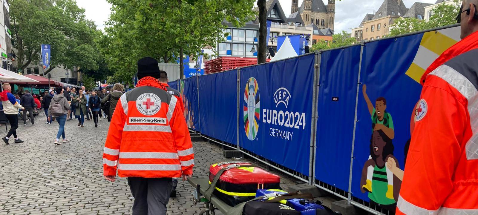 Fußball-EM: DRK Rhein-Sieg zieht Halbzeitbilanz