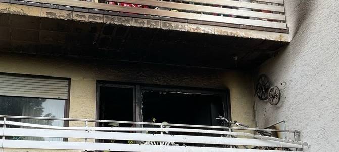 Strohballen brennen in Meckenheim - Wohnungsbrand in Bonn