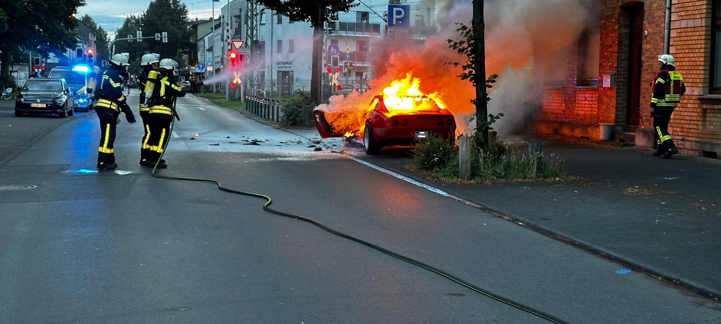 Hennef: Corvette von Feuer komplett zerstört