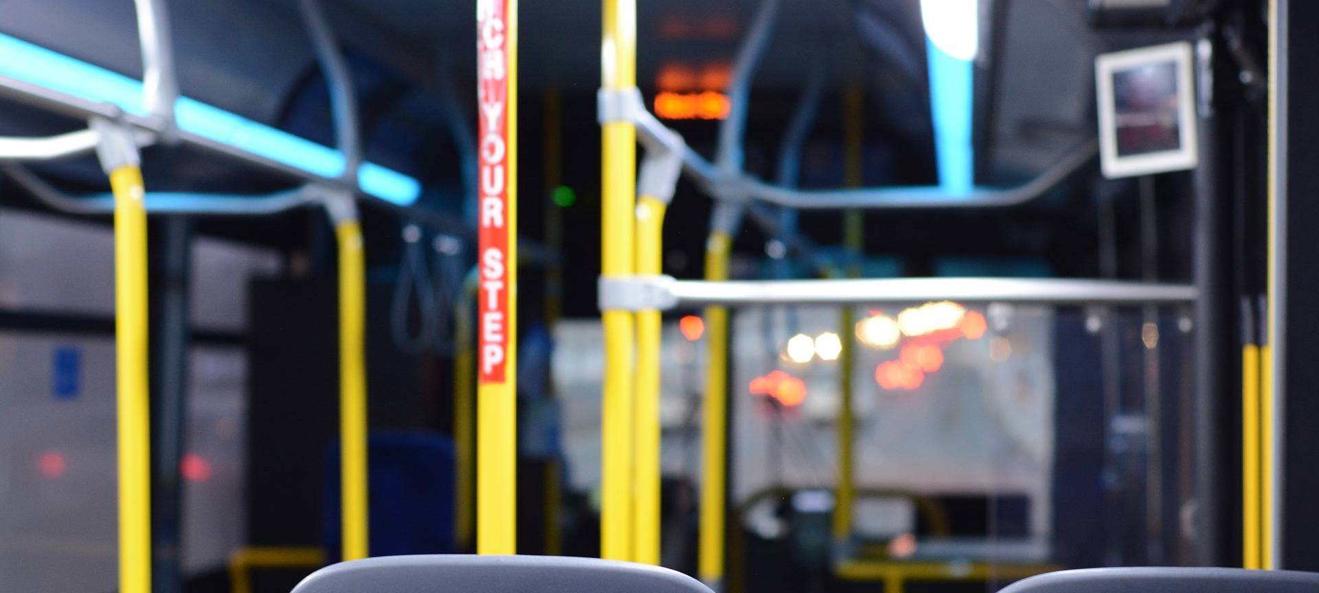 Zwei Verletzte bei Bus-Unfall in Troisdorf-Oberlar