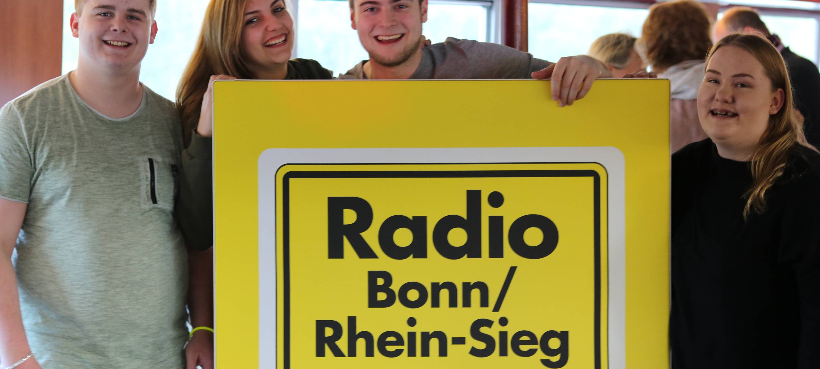 Motorschaden stoppt tolle Feier auf dem Partyschiff