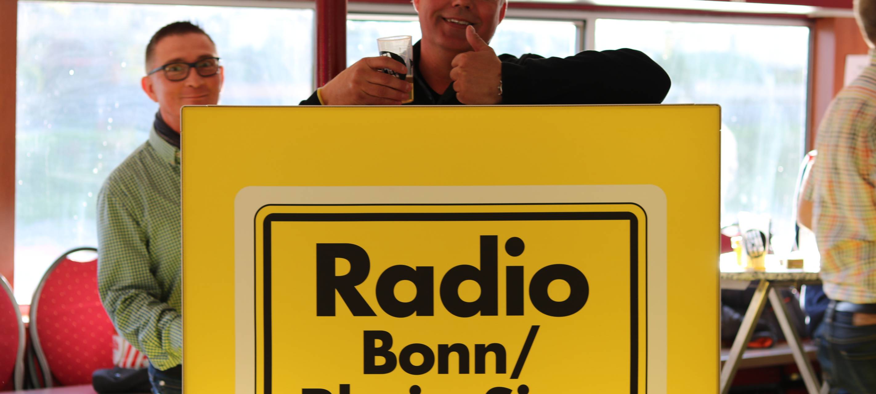 Motorschaden stoppt tolle Feier auf dem Partyschiff