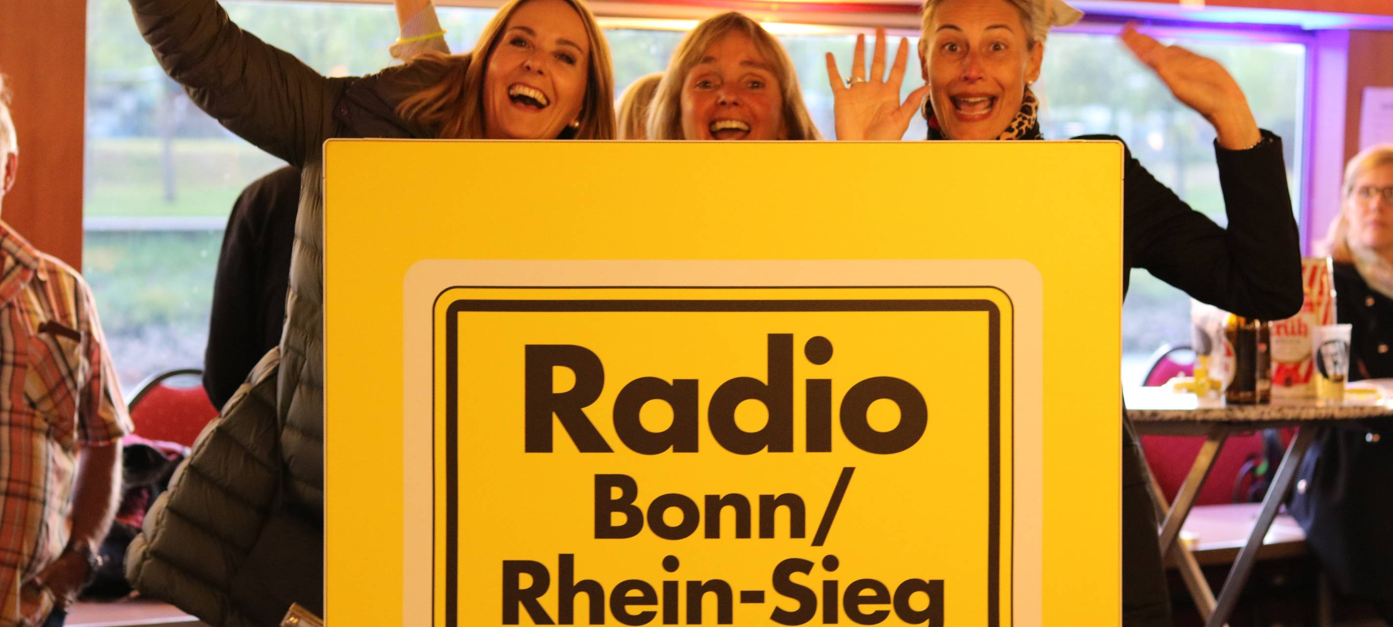 Motorschaden stoppt tolle Feier auf dem Partyschiff