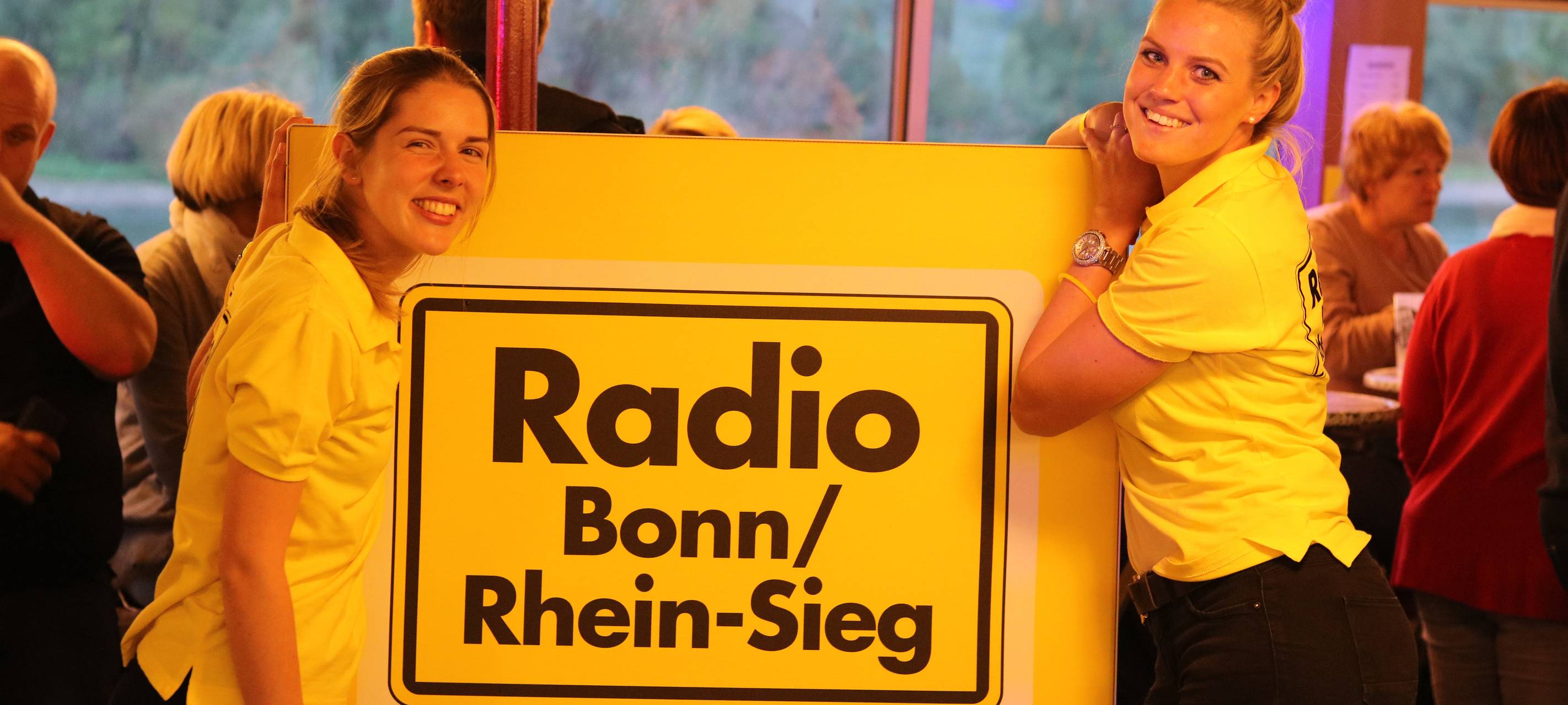 Motorschaden stoppt tolle Feier auf dem Partyschiff
