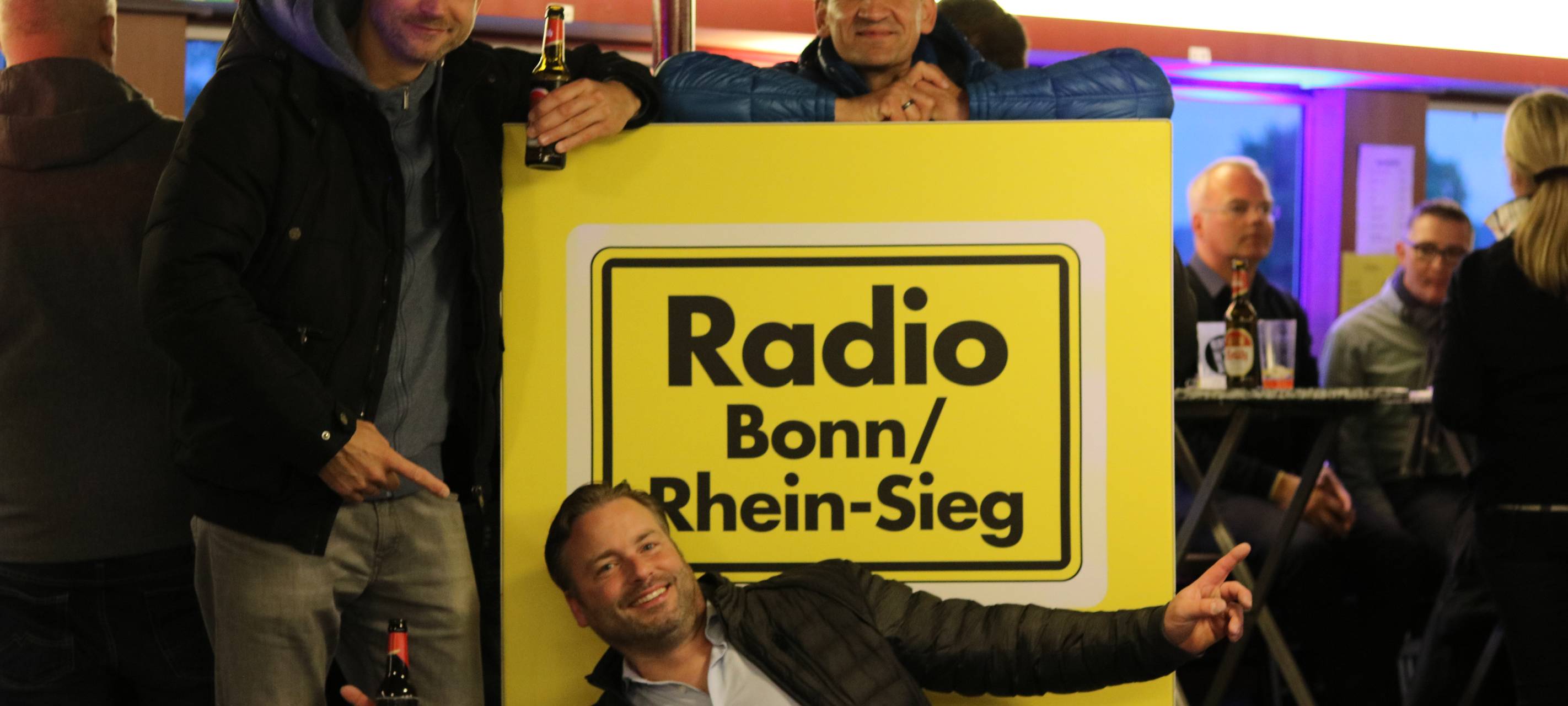 Motorschaden stoppt tolle Feier auf dem Partyschiff