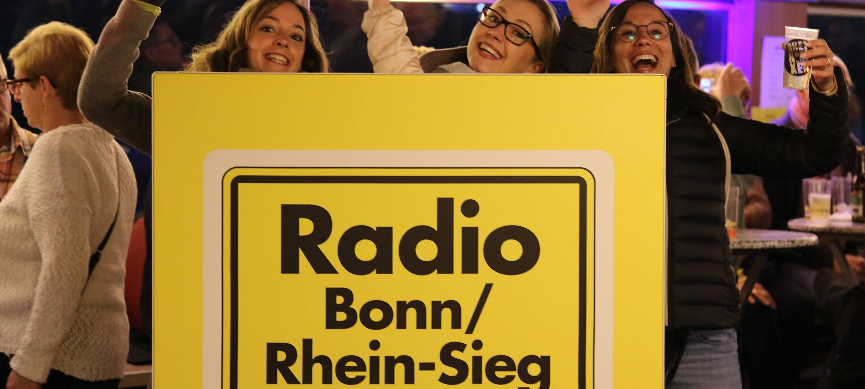 Motorschaden stoppt tolle Feier auf dem Partyschiff