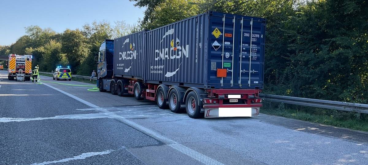 Sperrung A565: heißgelaufene Bremse führt zu langen Staus
