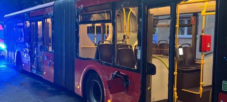 Sieben verletzte Schüler bei Busunfall in Bonn-Auerberg