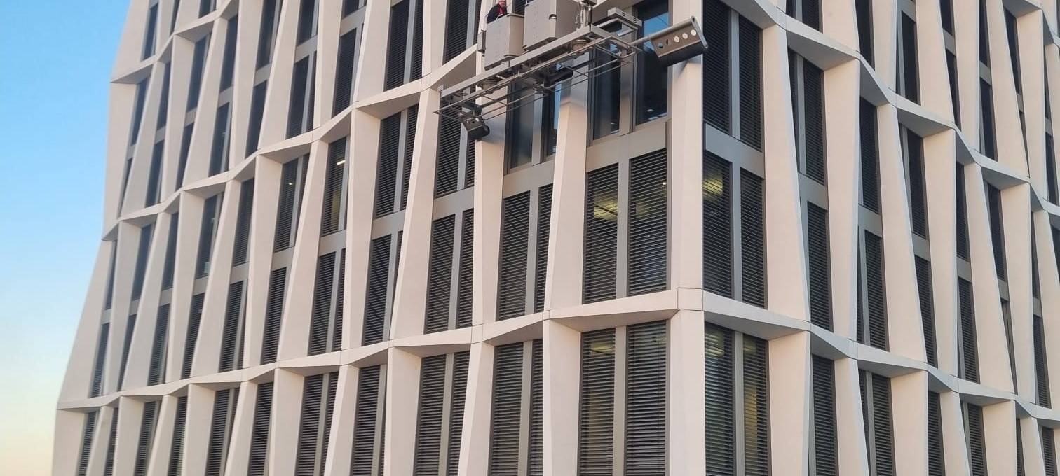 Bundeskanzlerplatz: Fensterreiniger steckten in Gondel fest
