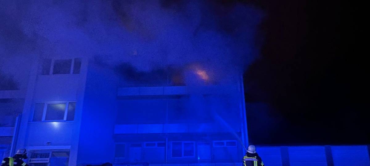 Bonn: Feuer in Mehrfamilienhaus in der Weststadt