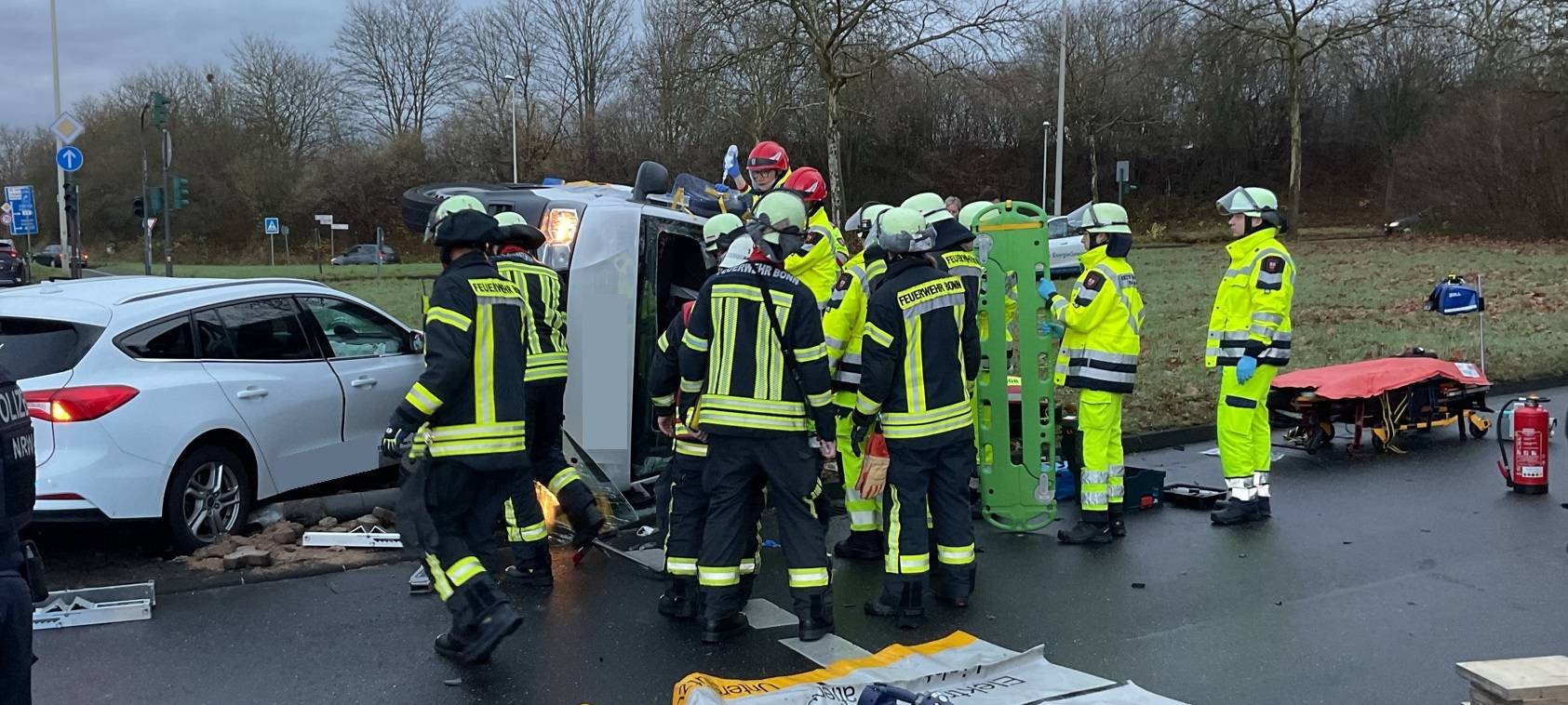 Zeugen gesucht nach Unfall mit zwei Verletzten in Bonn-Duisdorf