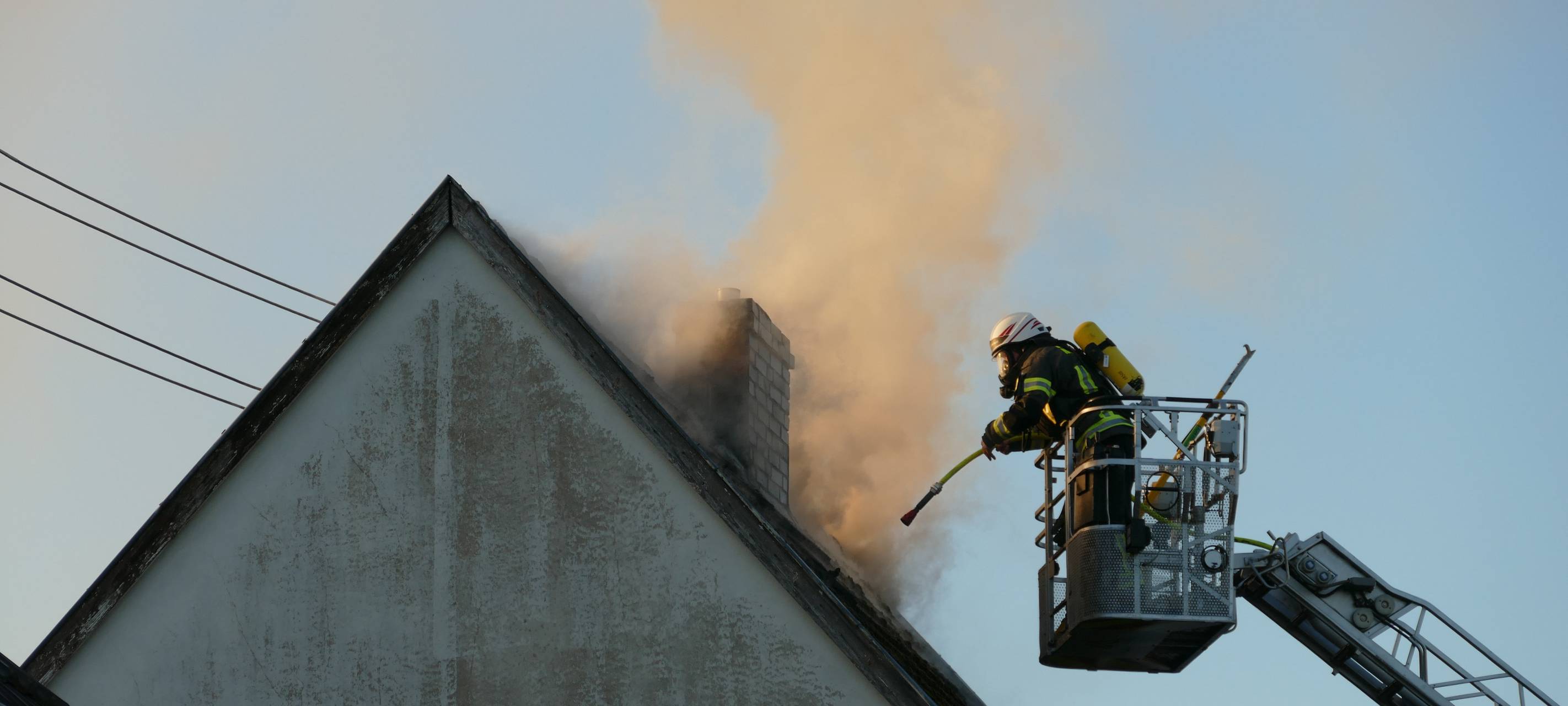 Brand in Mondorf: Feuerwehr Niederkassel im Einsatz