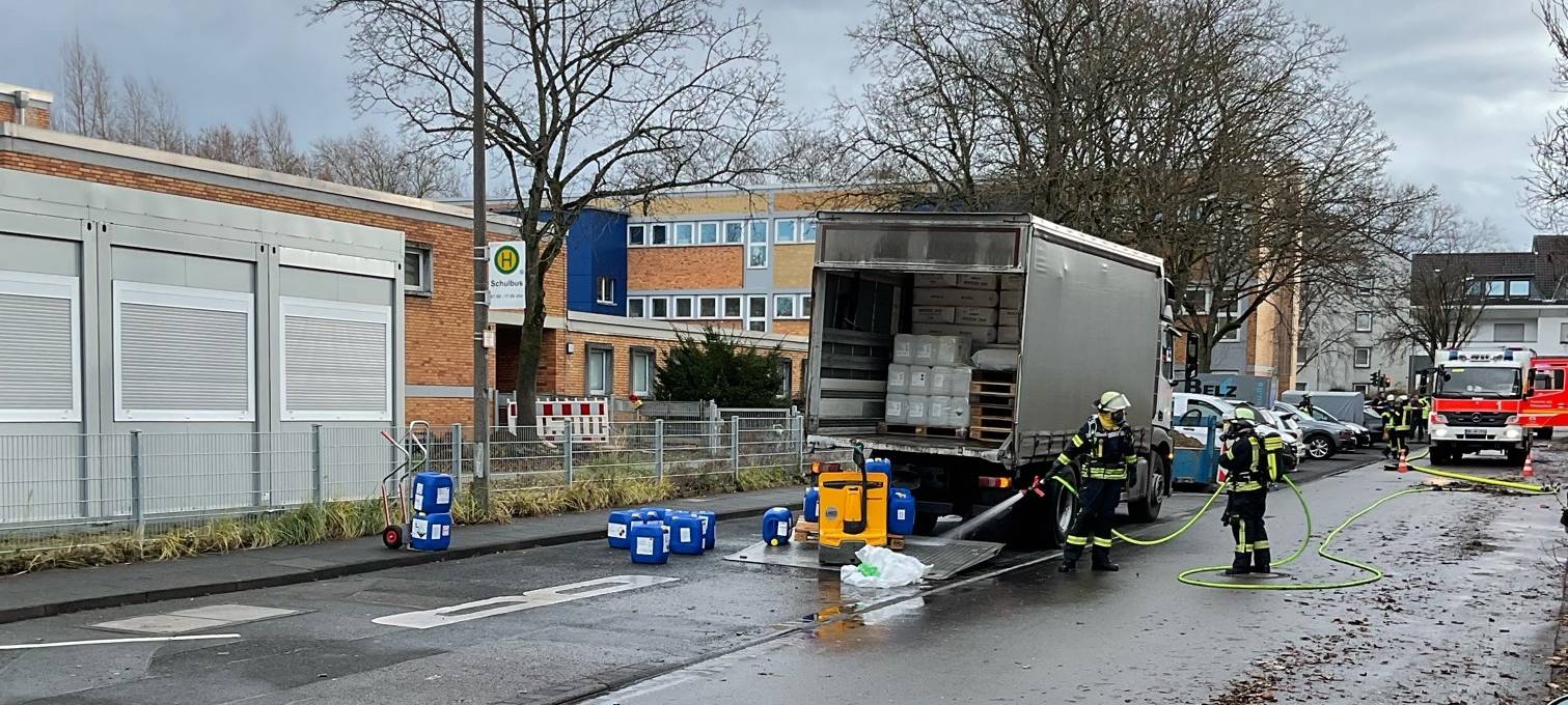 Großeinsatz in Bonn-Duisdorf: Ätzende Lösung ausgetreten