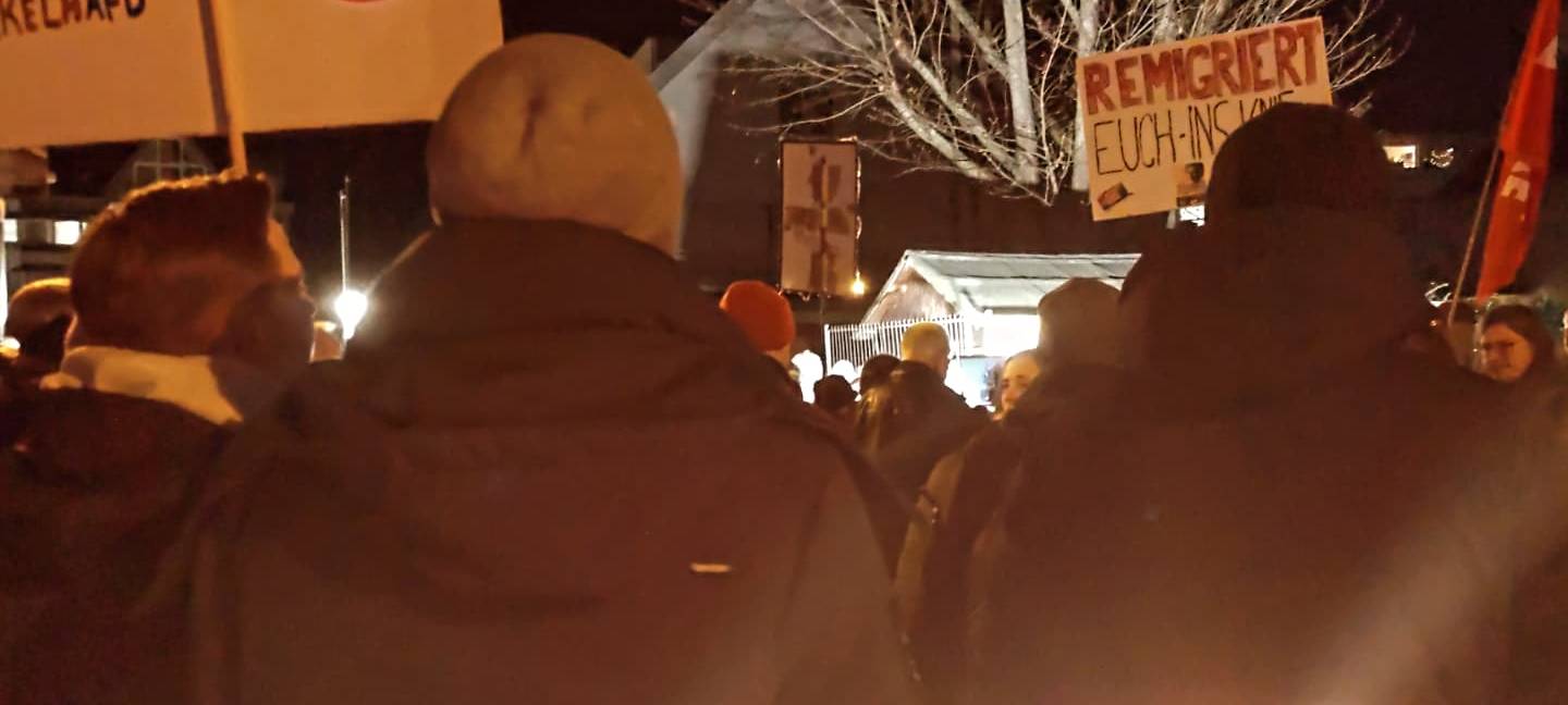 Hunderte demonstrieren in Bonn und Niederkassel gegen Rechts