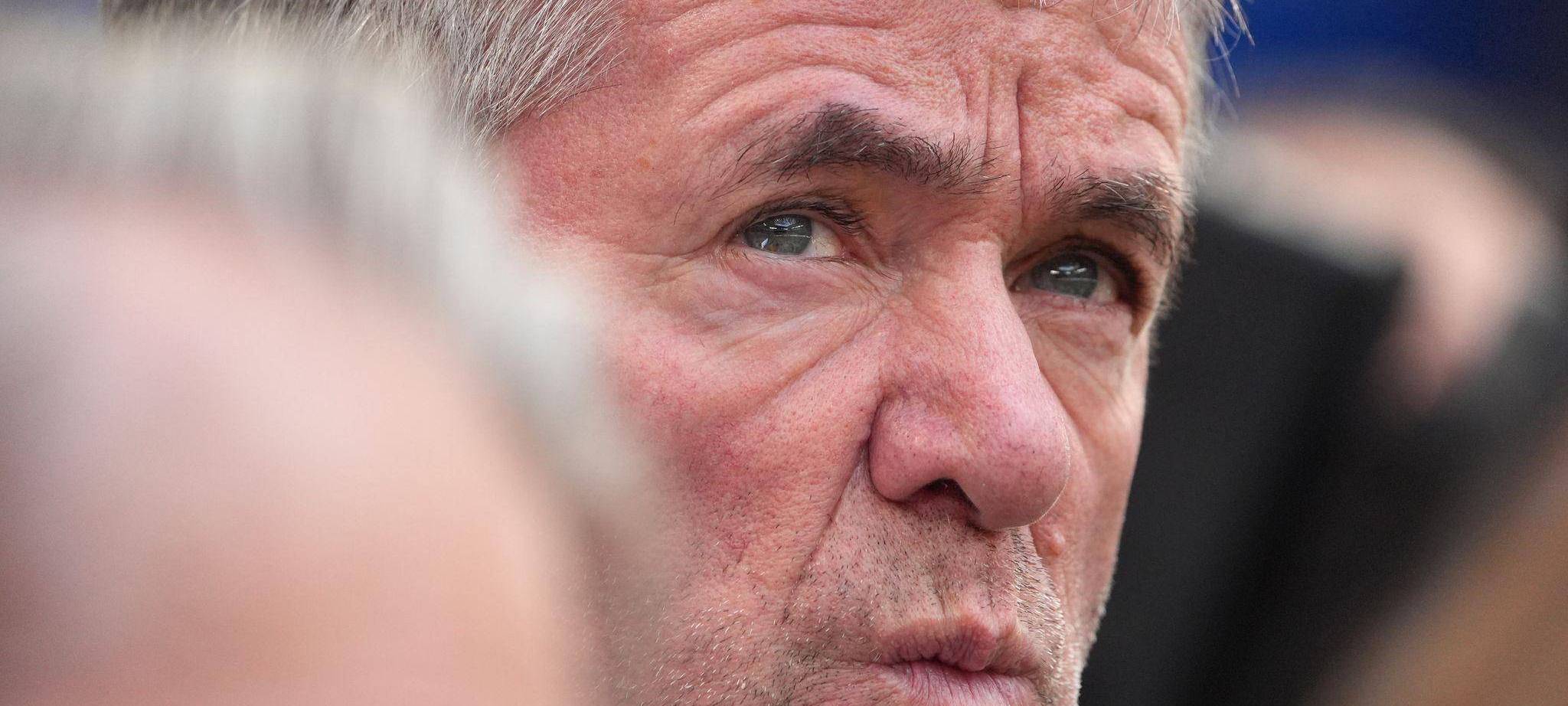 FC Köln: Feuerwehrmann Friedhelm Funkel übernimmt