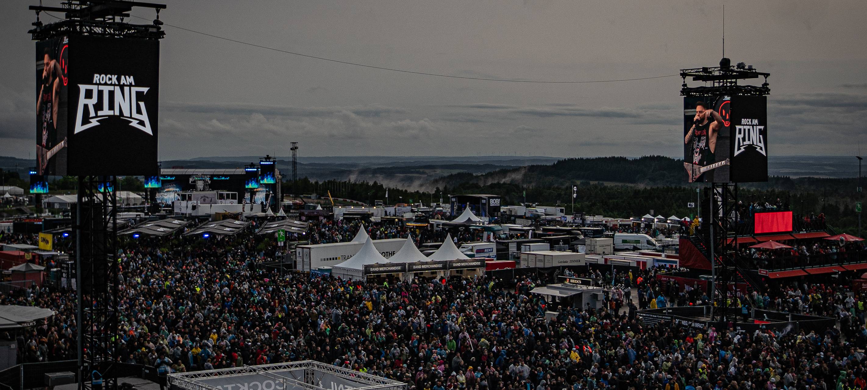 90.000 Fans feiern 40. Geburtstag von Rock am Ring