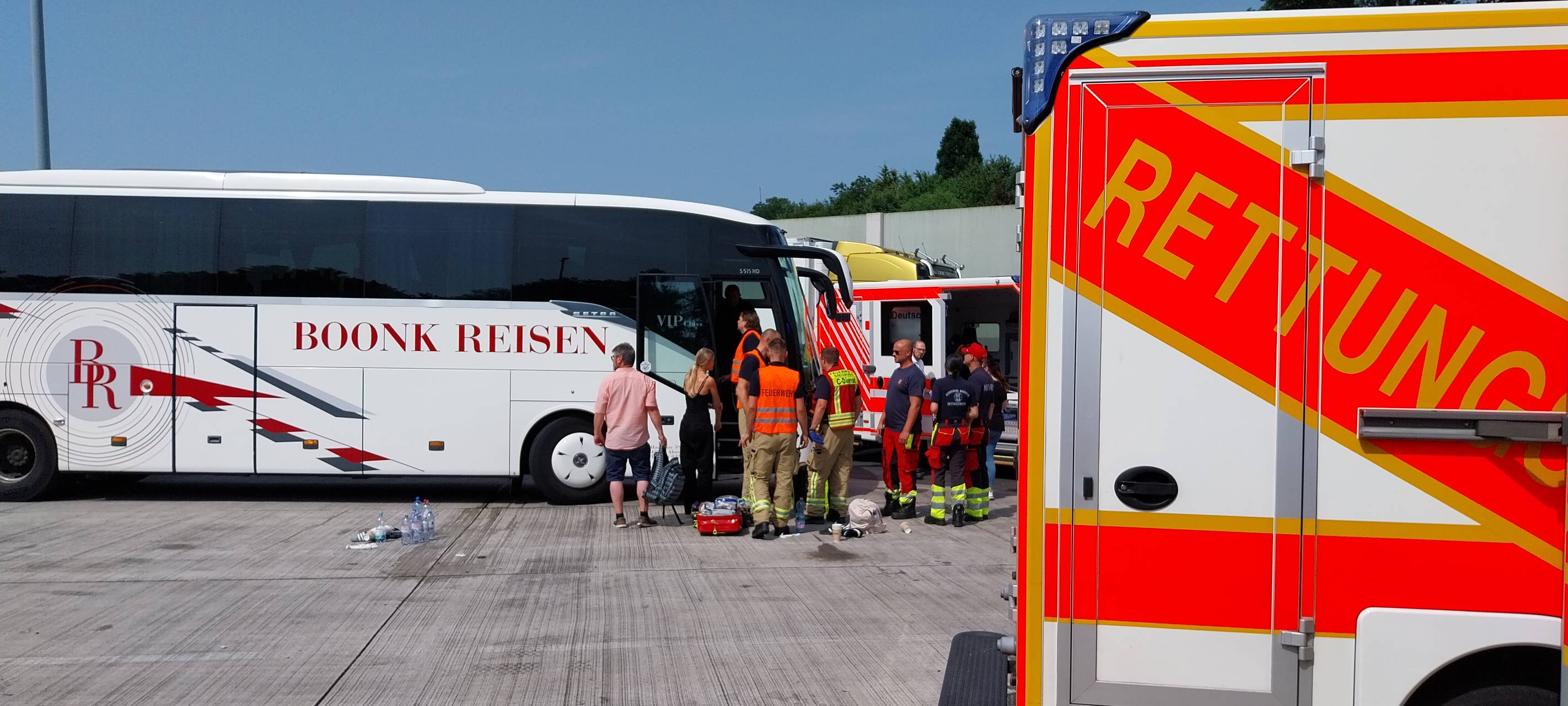 Siegburg: Hitze im Reisebus führt zu Rettungsdienst-Einsatz